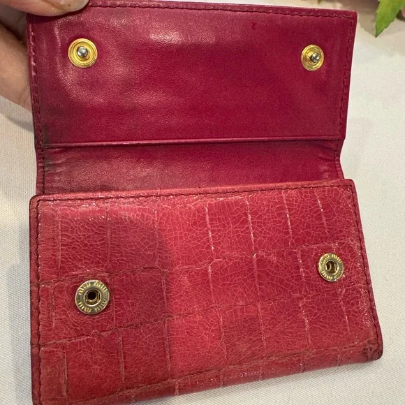 Authentic Miu Miu Pink Crocodile-Embossed Leather Key Case - Picture 5 of 11